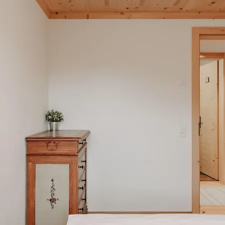 Giferblick Appartement-fewo- Dusche Und Bad- Wc 6-bettwohnung By Interhome Apartment *