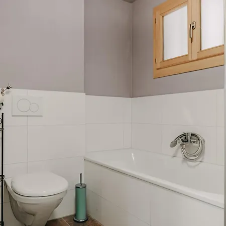 Giferblick Appartement-fewo- Dusche Und Bad- Wc 6-bettwohnung By Interhome