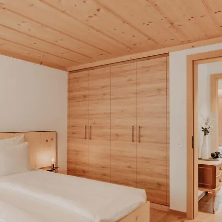 Giferblick Appartement-fewo- Dusche Und Bad- Wc 6-bettwohnung By Interhome *